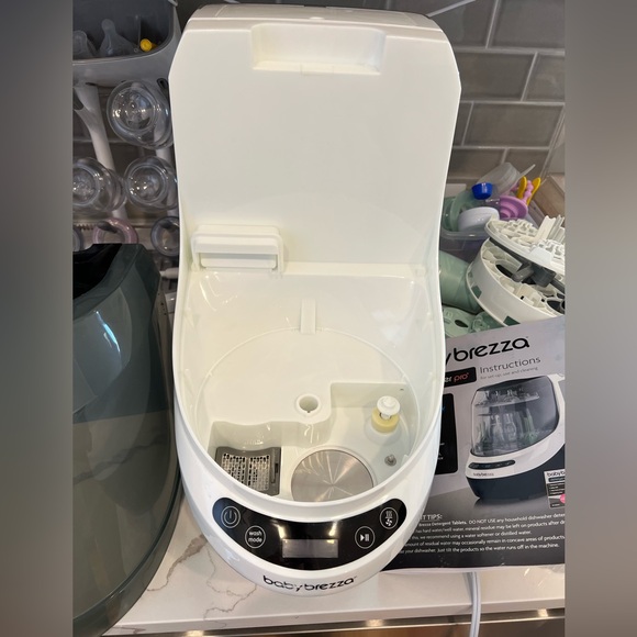 BabyBrezza Bottle Washer Pro: All In One Washer, Sterilizer, Dryer - Picture 13 of 13